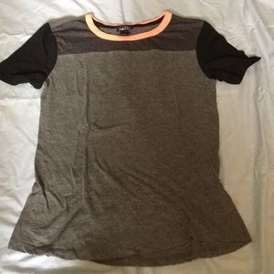 MULTI COLORED SHORT SLEEVE